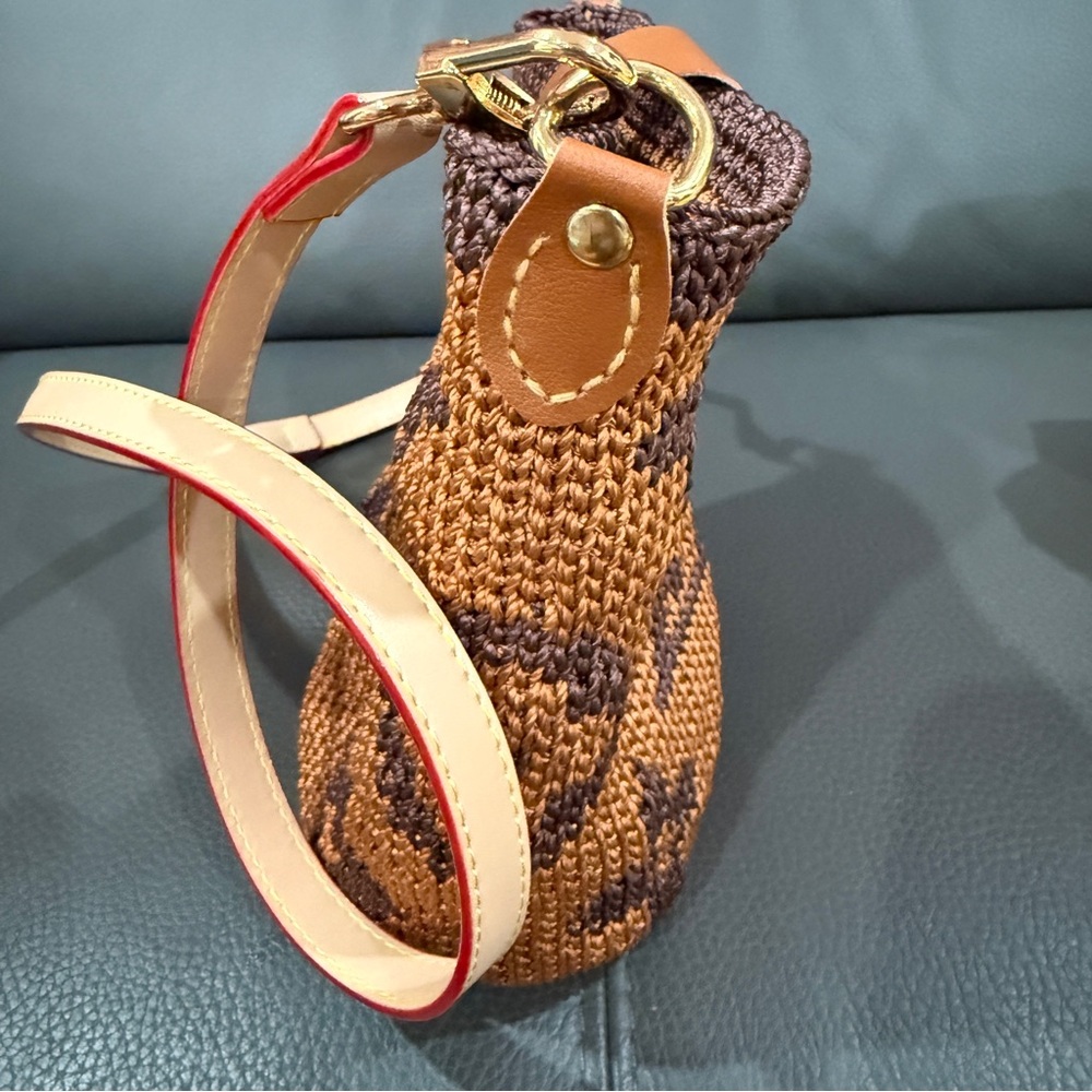 Handmade Tan and Brown Crochet Crossbody Bag - Picture 4 of 5